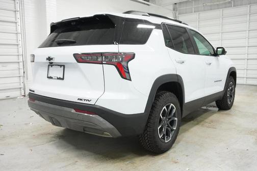 Polar White 2026 Chevrolet Equinox FWD ACTIV