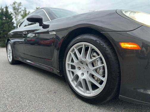 2010 Porsche Panamera 4S