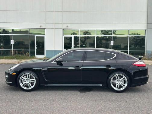 2011 Porsche Panamera 4