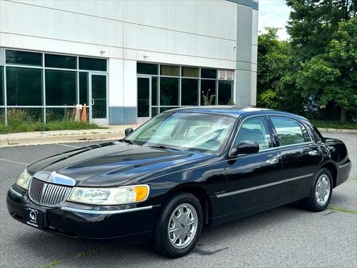 2001 Lincoln Town Car Signature