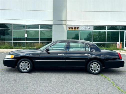 2001 Lincoln Town Car Signature