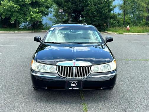 2001 Lincoln Town Car Signature