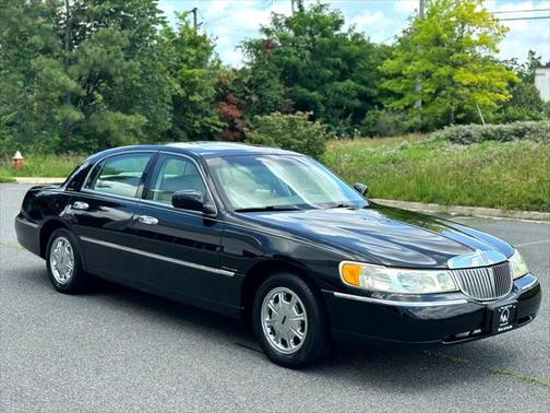 2001 Lincoln Town Car Signature