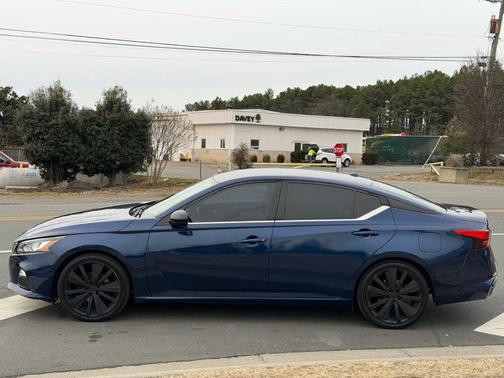 2020 Nissan Altima SR FWD