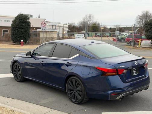 2020 Nissan Altima SR FWD