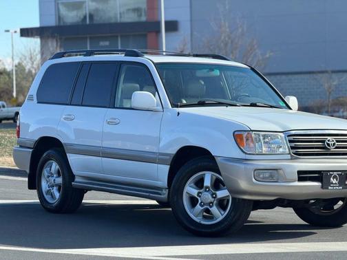 2005 Toyota Land Cruiser Base