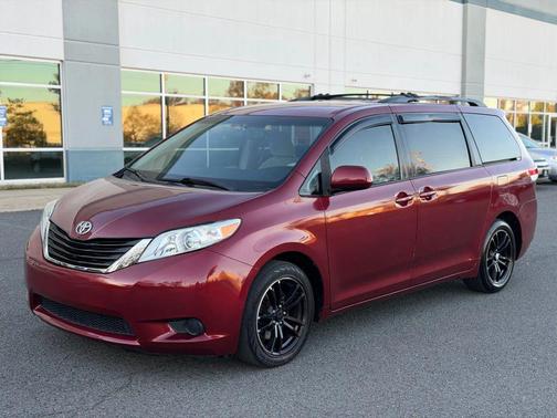 2011 Toyota Sienna LE