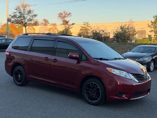 2011 Toyota Sienna LE