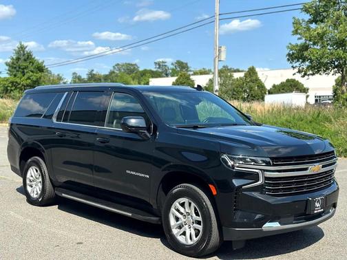 2023 Chevrolet Suburban LT