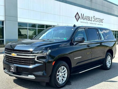 2023 Chevrolet Suburban LT