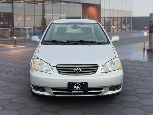 2004 Toyota Corolla LE