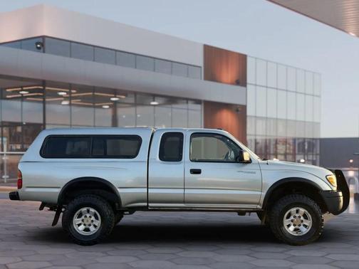 2000 Toyota Tacoma Base