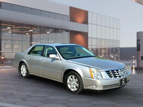 2006 Cadillac DTS Base