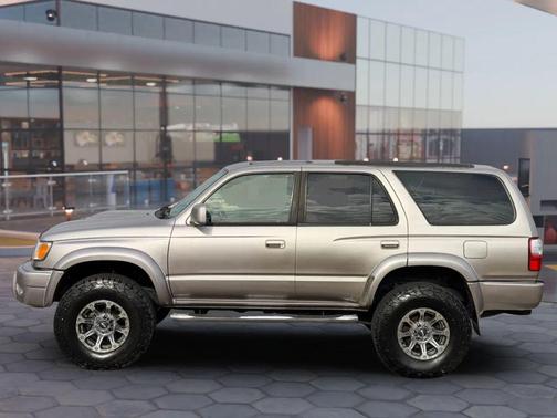 2002 Toyota 4Runner SR5