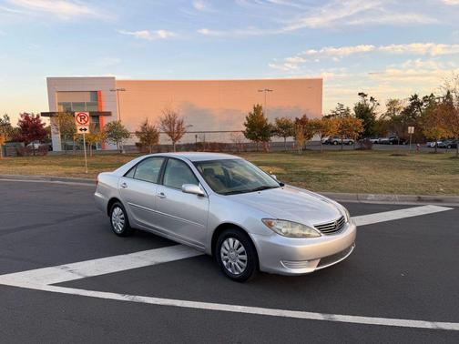2005 Toyota Camry LE