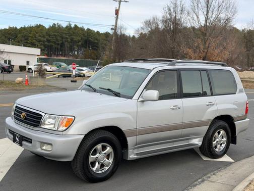 2002 Toyota Land Cruiser Base