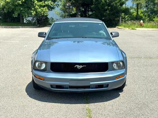 2006 Ford Mustang Deluxe