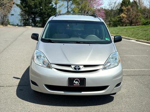2010 Toyota Sienna LE
