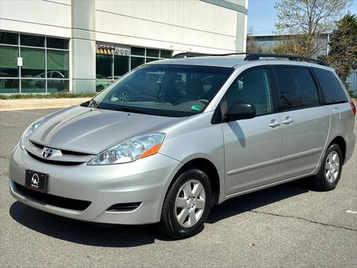2010 Toyota Sienna LE