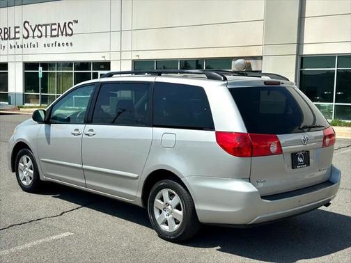 2010 Toyota Sienna LE
