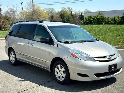 2010 Toyota Sienna LE