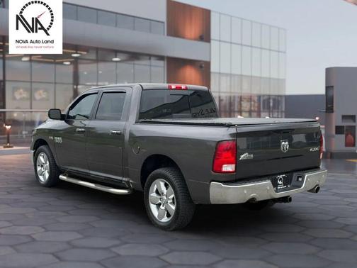 Granite Crystal Metallic Clearcoat 2017 RAM 1500 Big Horn