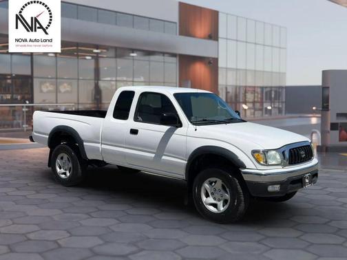 Super White 2002 Toyota Tacoma Xtracab