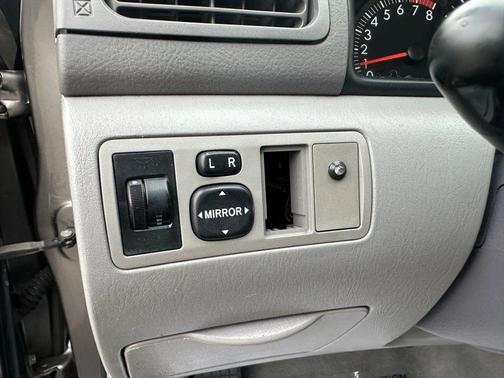 2003 Toyota Corolla LE