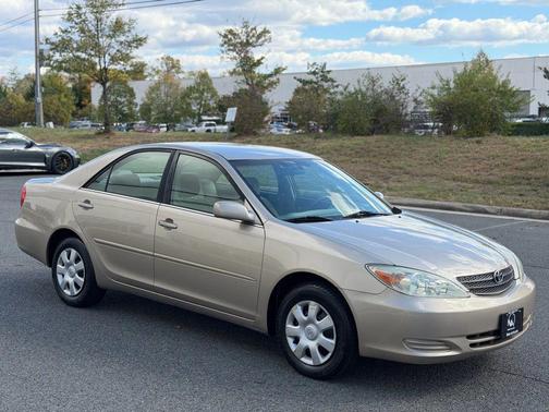 2004 Toyota Camry LE