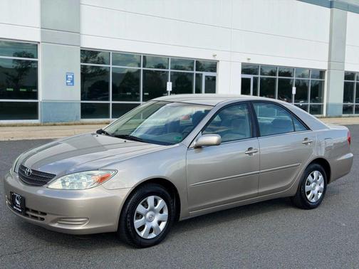 2004 Toyota Camry LE