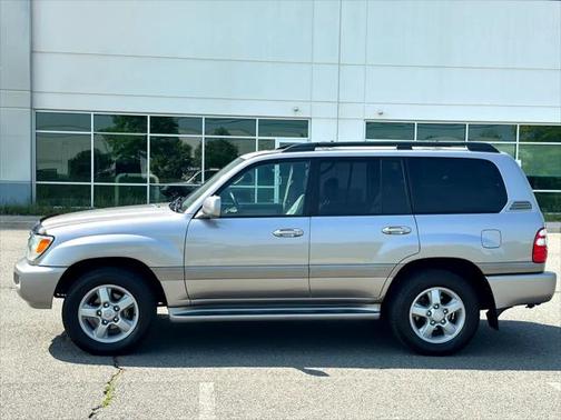 2004 Toyota Land Cruiser Base