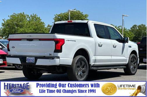 2025 Ford F-150 Lightning LARIAT
