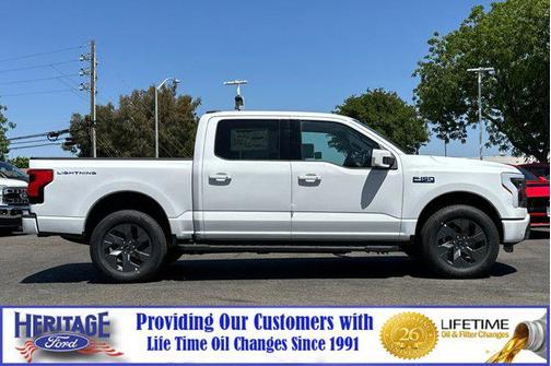 2025 Ford F-150 Lightning LARIAT