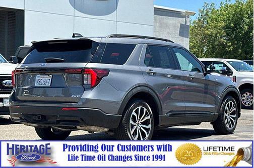 2025 Ford Explorer ST-Line