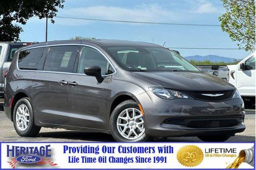 2023 Chrysler Voyager LX