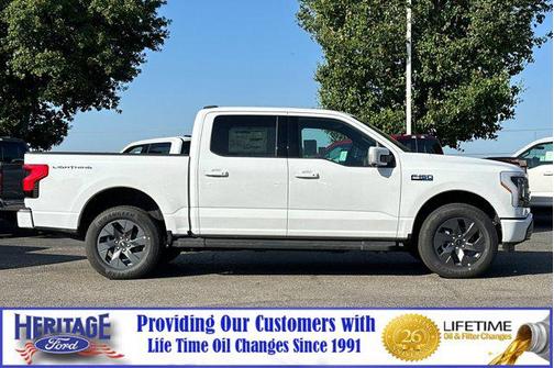 2025 Ford F-150 Lightning LARIAT