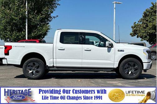 2025 Ford F-150 Lightning LARIAT