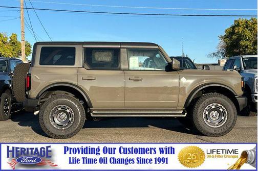 2025 Ford Bronco Outer Banks