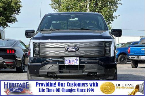 2025 Ford F-150 Lightning LARIAT