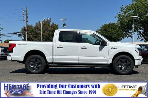 2025 Ford F-150 Lightning Flash