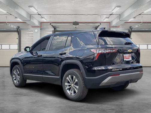 Mosaic Black Metallic 2027 Chevrolet Equinox LT