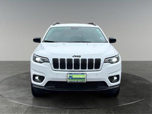 Bright White Clearcoat 2023 Jeep Cherokee Altitude