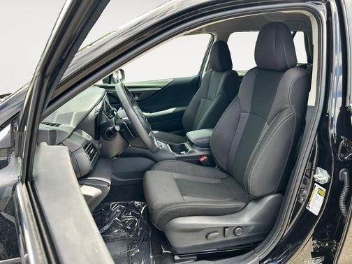 Crystal Black Silica 2024 Subaru Outback Premium