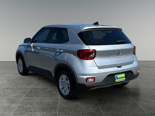 2022 Hyundai VENUE SE