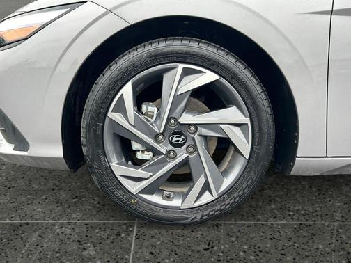 Fluid Metal 2025 Hyundai ELANTRA Sport