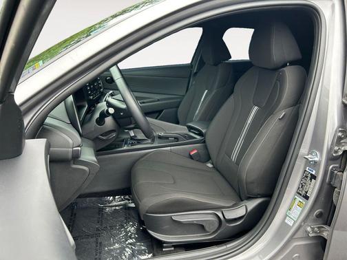 Fluid Metal 2025 Hyundai ELANTRA Sport