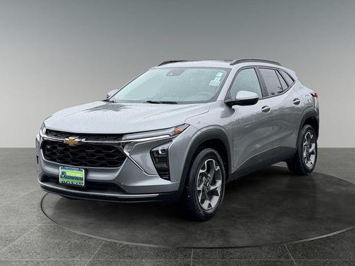 Sterling Gray Metallic 2024 Chevrolet Trax LT