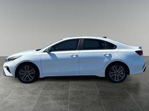 Snow White Pearl 2024 Kia Forte GT-Line