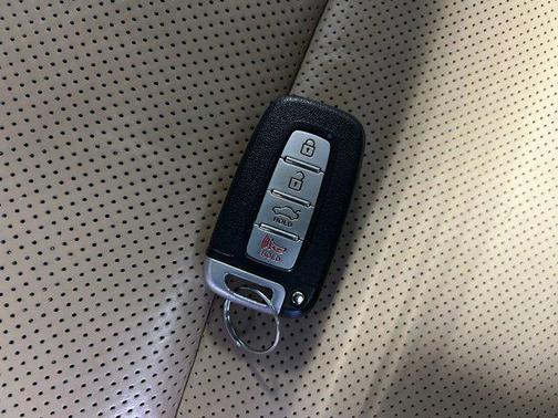 2011 Hyundai Genesis 4.6