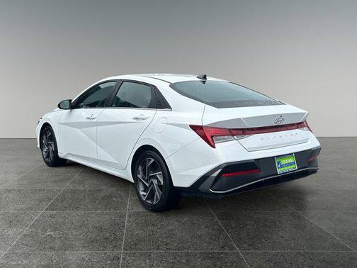 2025 Hyundai ELANTRA SEL